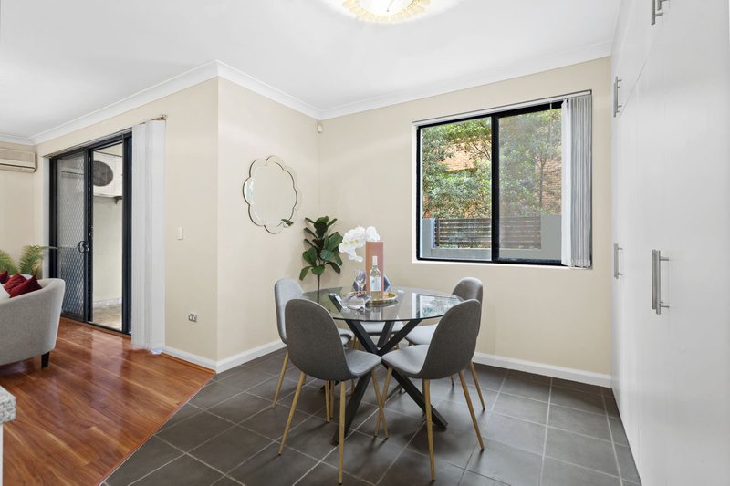 Photo - 7/30-32 Lydbrook Street, Westmead NSW 2145 - Image 2