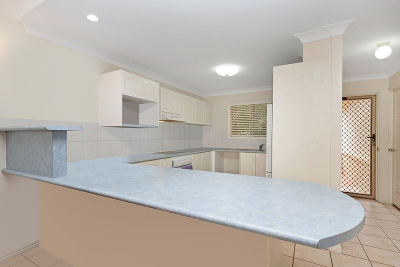 Photo - 7/30-32 Martinez Avenue, West End QLD 4810 - Image 7