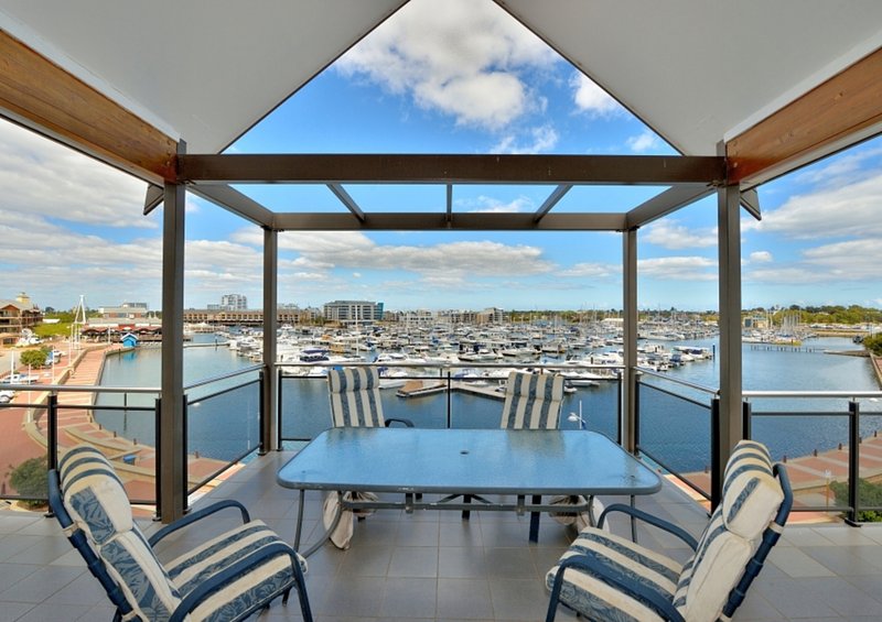 Photo - 7/30 Spinnaker Quay, Mandurah WA 6210 - Image 4