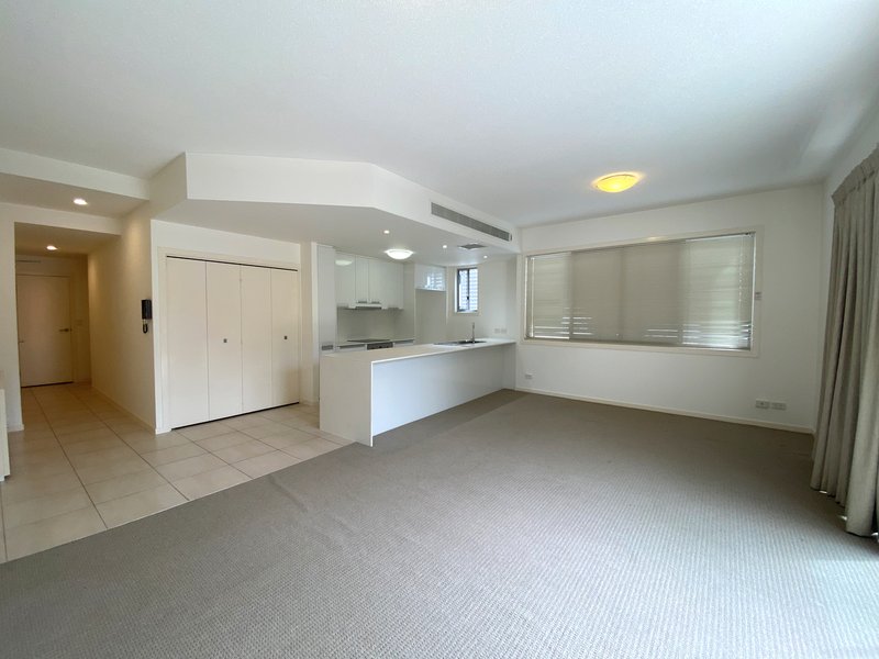 Photo - 7/31 Loder Street, Biggera Waters QLD 4216 - Image 3
