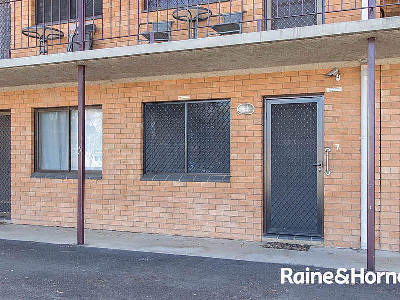 7/31 Seymour Street, Bathurst NSW 2795