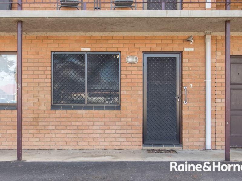 7/31 Seymour Street, Bathurst NSW 2795