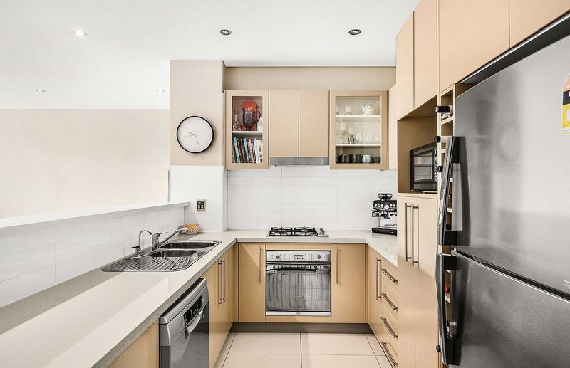 Photo - 73/2-4 Purser Avenue, Castle Hill NSW 2154 - Image 2