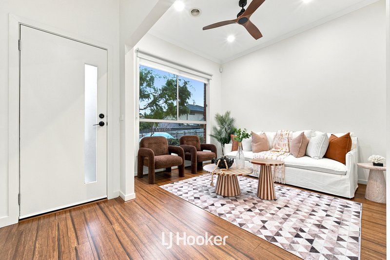 Photo - 7/32 Central Road, Hampton Park VIC 3976 - Image 2