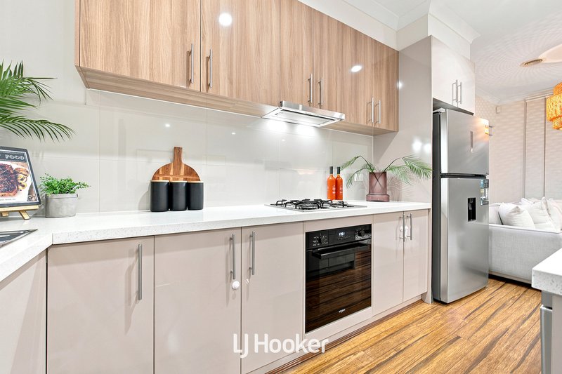 Photo - 7/32 Central Road, Hampton Park VIC 3976 - Image 7