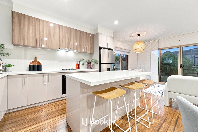 Photo - 7/32 Central Road, Hampton Park VIC 3976 - Image 8