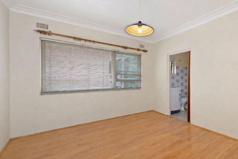 Photo - 7/33 Carrington Avenue, Hurstville NSW 2220 - Image 4