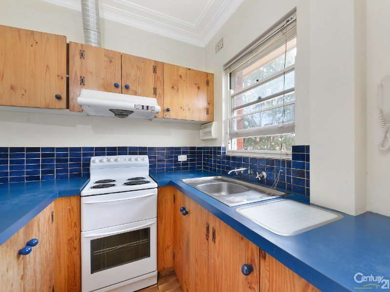 Photo - 7/33 Carrington Avenue, Hurstville NSW 2220 - Image 5