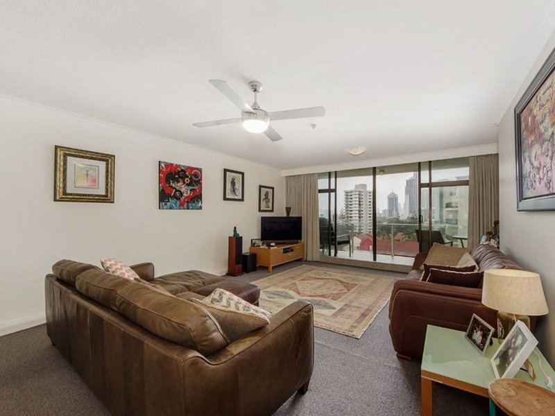 Photo - 73/33 Thornton Street, Surfers Paradise QLD 4217 - Image 8