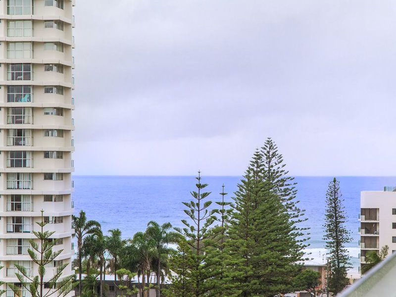 Photo - 73/33 Thornton Street, Surfers Paradise QLD 4217 - Image 2