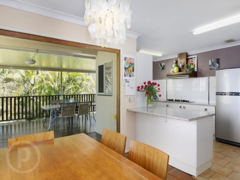 734 Moggill Road, Chapel Hill QLD 4069