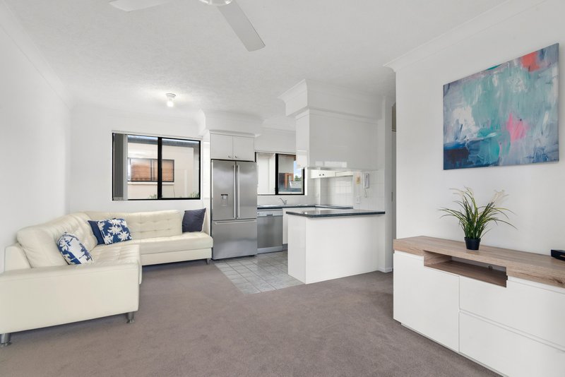 Photo - 7/35 Britannia Avenue, Broadbeach QLD 4218 - Image 1