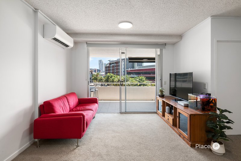 Photo - 735/1000 Ann Street, Fortitude Valley QLD 4006 - Image 3