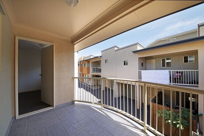 Photo - 7/36 Silvyn Street, Redcliffe QLD 4020 - Image 13