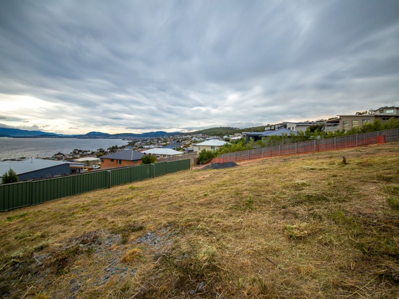 Photo - 738 Oceana Drive, Tranmere TAS 7018 - Image 2