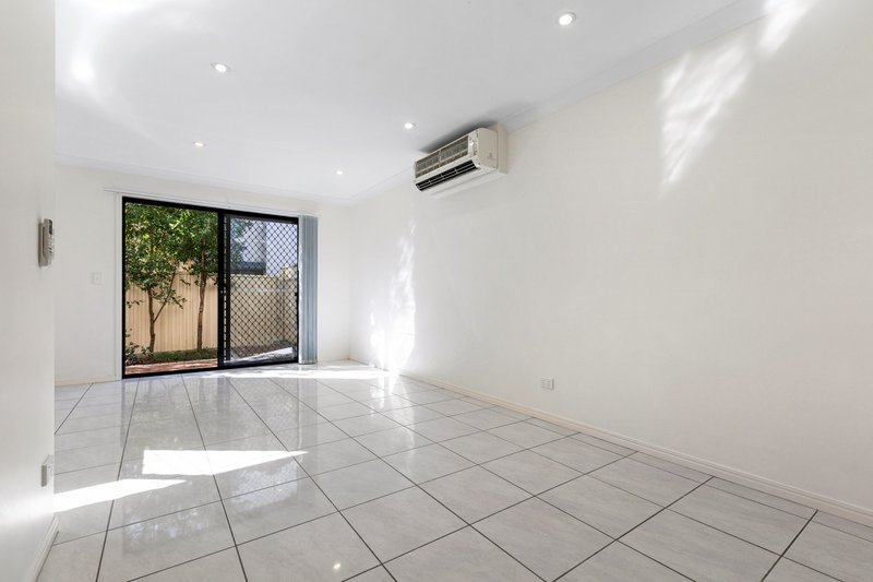 Photo - 7/39-41 Mortimer Street, Caboolture QLD 4510 - Image 2