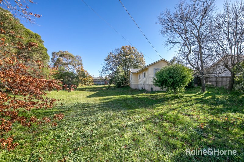 Photo - 74-76 Ligar Street, Sunbury VIC 3429 - Image 5