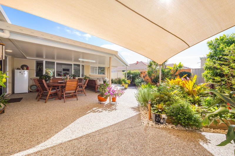 Photo - 74 Avon Avenue, Banksia Beach QLD 4507 - Image 16