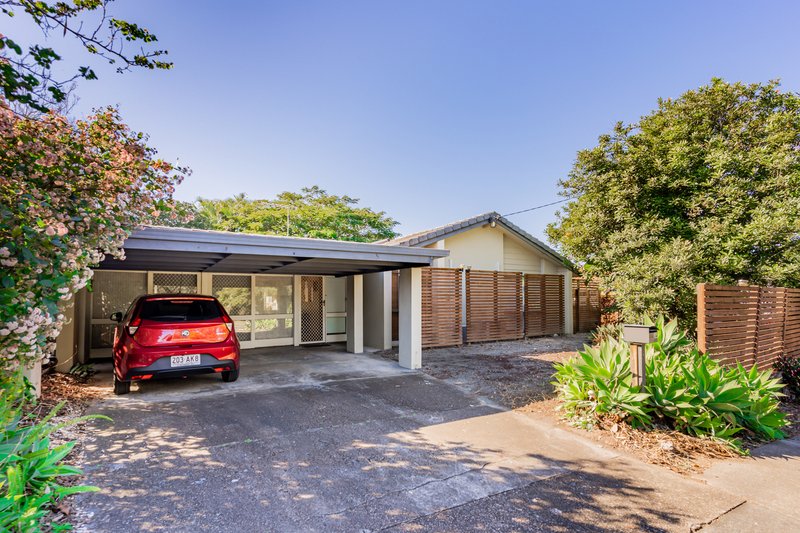 Photo - 74 Barbaralla Drive, Springwood QLD 4127 - Image 16