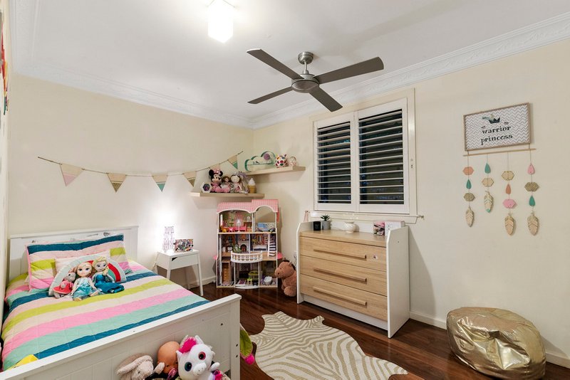 Photo - 74 Beresford Terrace, Coorparoo QLD 4151 - Image 9