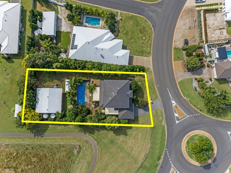 Photo - 74 Bisdee Street, Coral Cove QLD 4670 - Image 6