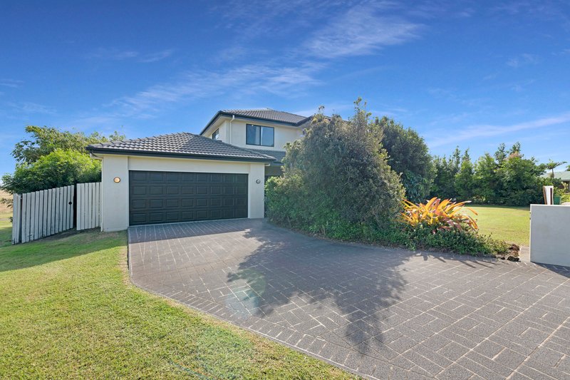 Photo - 74 Bisdee Street, Coral Cove QLD 4670 - Image 9