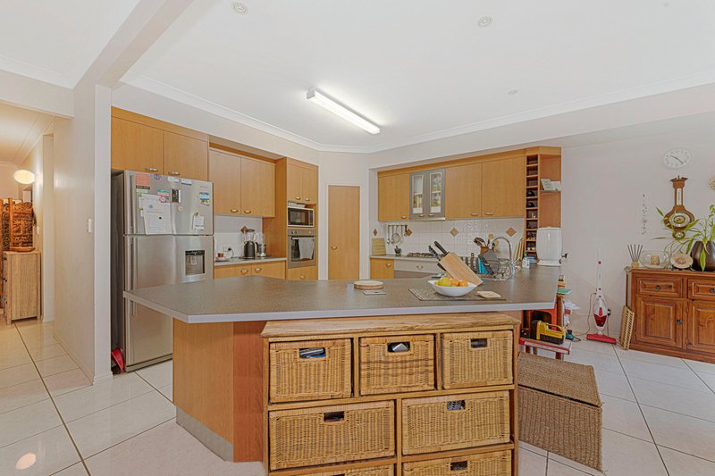 Photo - 74 Bisdee Street, Coral Cove QLD 4670 - Image 12