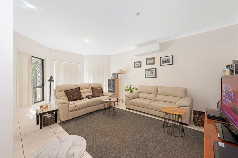 Photo - 74 Bisdee Street, Coral Cove QLD 4670 - Image 14