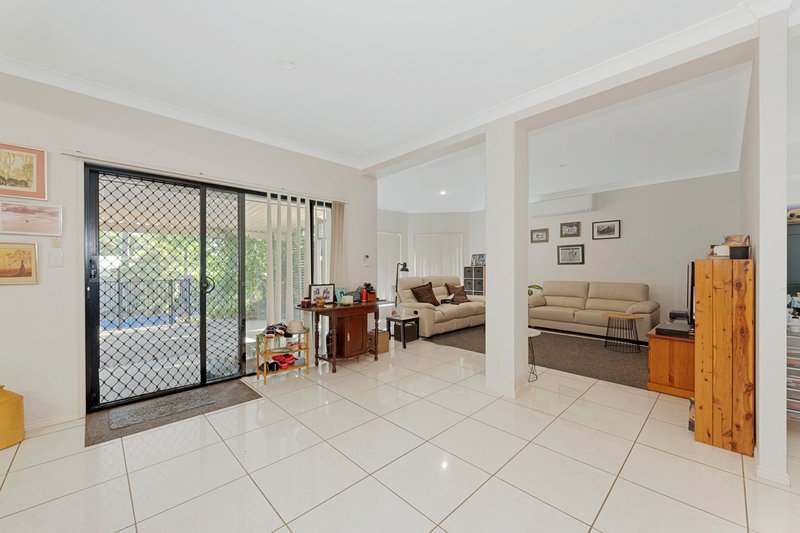 Photo - 74 Bisdee Street, Coral Cove QLD 4670 - Image 15