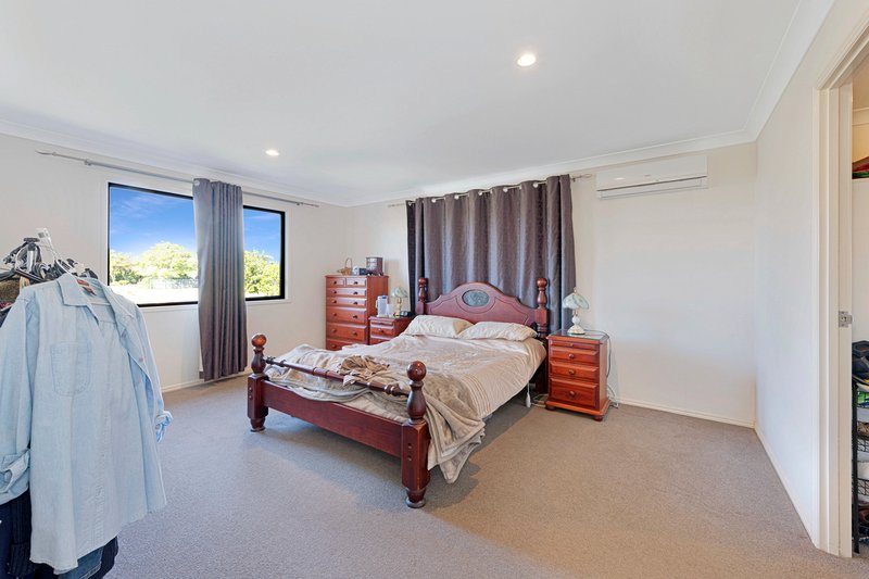 Photo - 74 Bisdee Street, Coral Cove QLD 4670 - Image 17