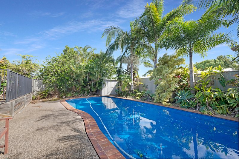 Photo - 74 Bisdee Street, Coral Cove QLD 4670 - Image 23