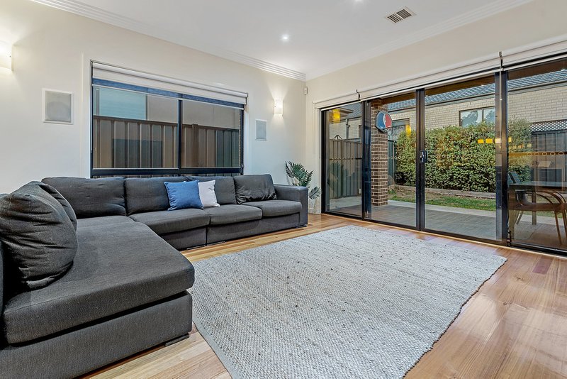 Photo - 74 Bridgehaven Drive, Craigieburn VIC 3064 - Image 9