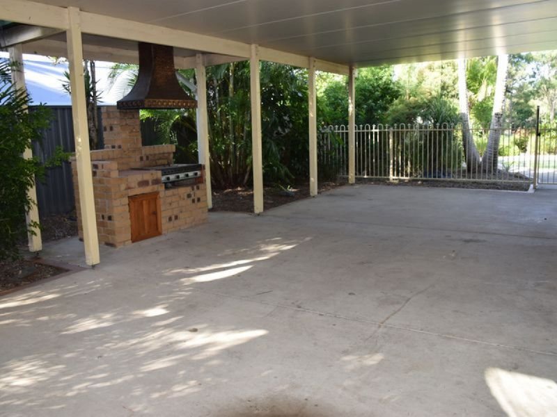 Photo - 74 California Drive, Oxenford QLD 4210 - Image 3