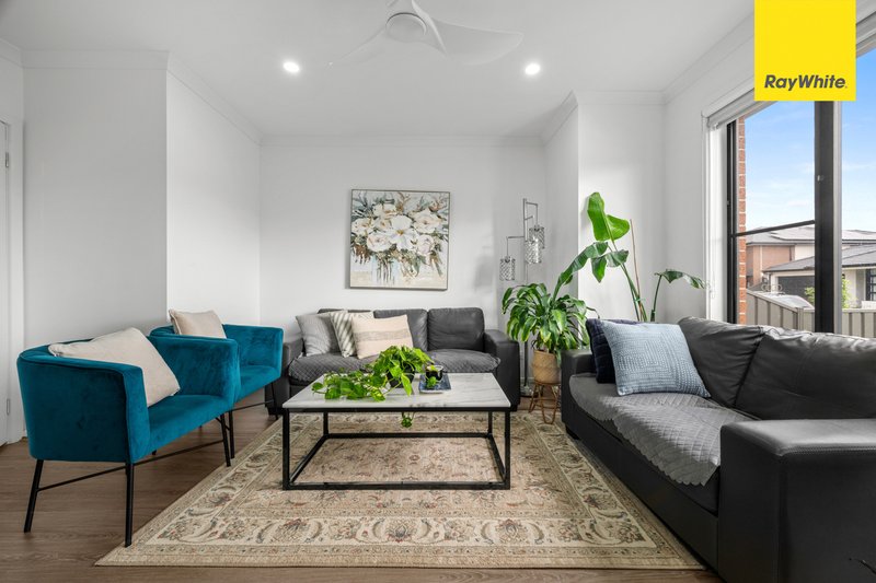 Photo - 74 Castlecrag Way, Strathtulloh VIC 3338 - Image 2
