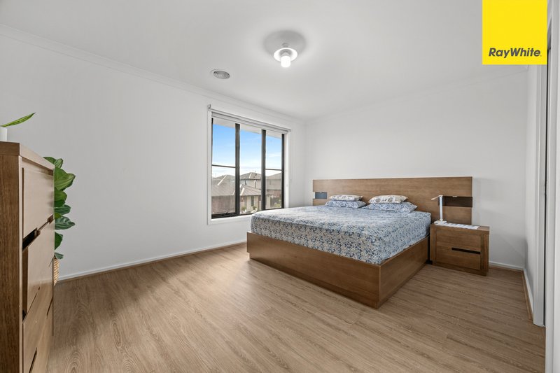 Photo - 74 Castlecrag Way, Strathtulloh VIC 3338 - Image 12