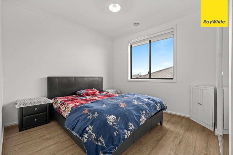 Photo - 74 Castlecrag Way, Strathtulloh VIC 3338 - Image 16