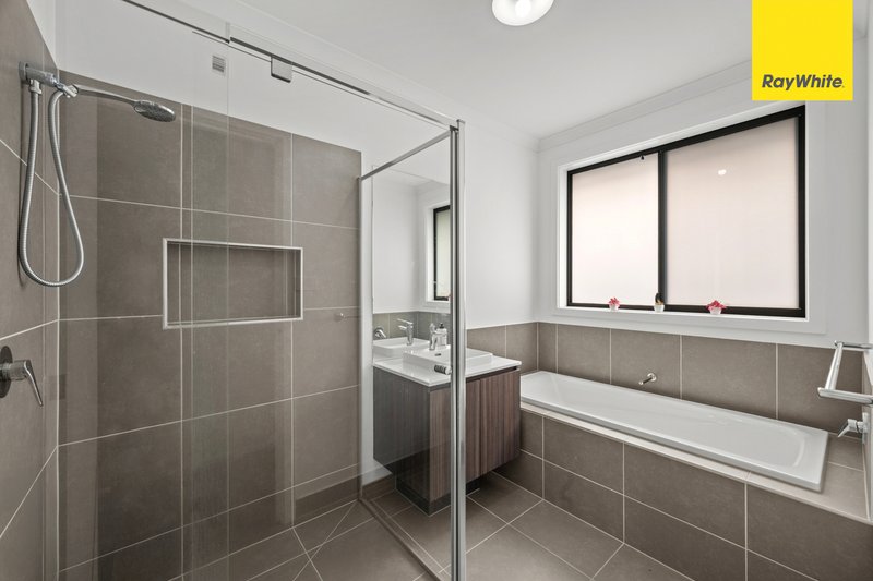 Photo - 74 Castlecrag Way, Strathtulloh VIC 3338 - Image 17