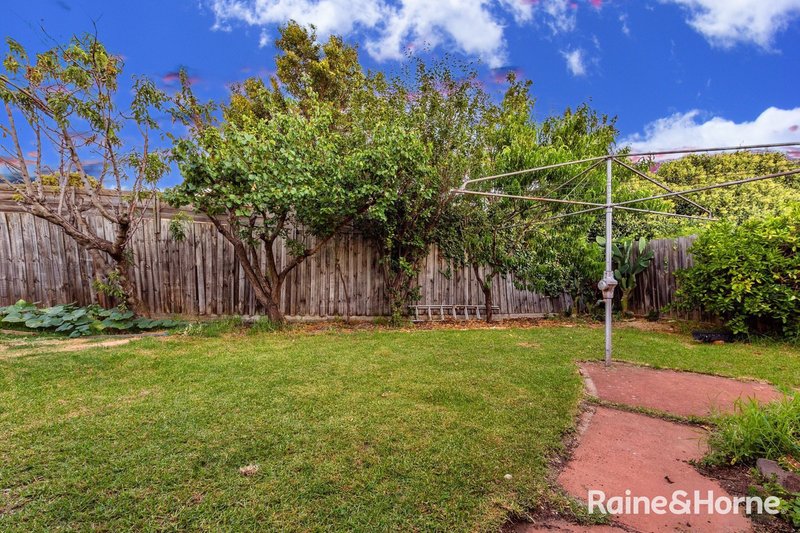 Photo - 74 Chester Crescent, Deer Park VIC 3023 - Image 12