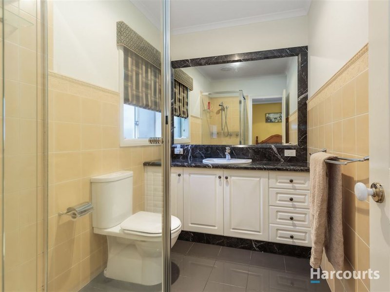 Photo - 74 Clauscen Drive, Rowville VIC 3178 - Image 11