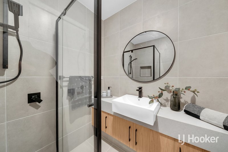 Photo - 74 Cleeland Street, Dandenong VIC 3175 - Image 8