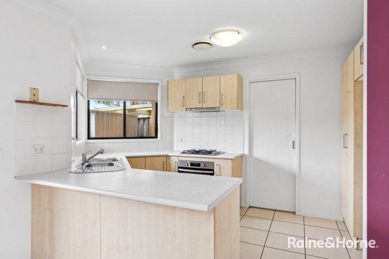 Photo - 74 Coffs Harbour Avenue, Hoxton Park NSW 2171 - Image 6