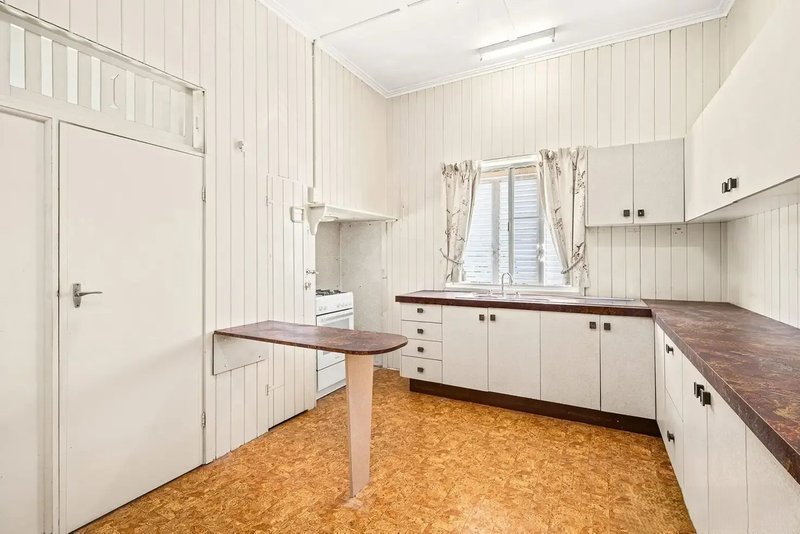 Photo - 74 Davidson Street, Newmarket QLD 4051 - Image 8