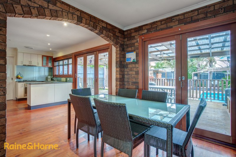 Photo - 74 Dobell Avenue, Sunbury VIC 3429 - Image 6