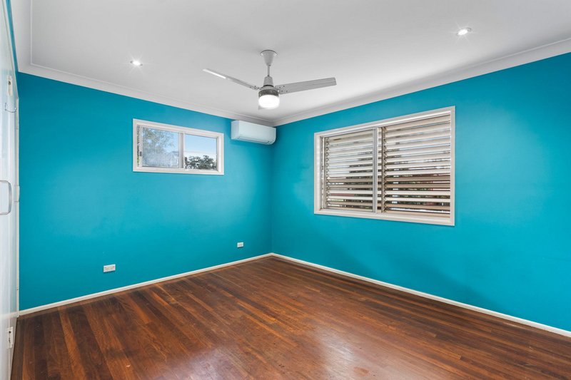 Photo - 74 Durham Crescent, Bray Park QLD 4500 - Image 9