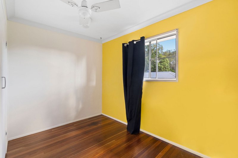 Photo - 74 Durham Crescent, Bray Park QLD 4500 - Image 10