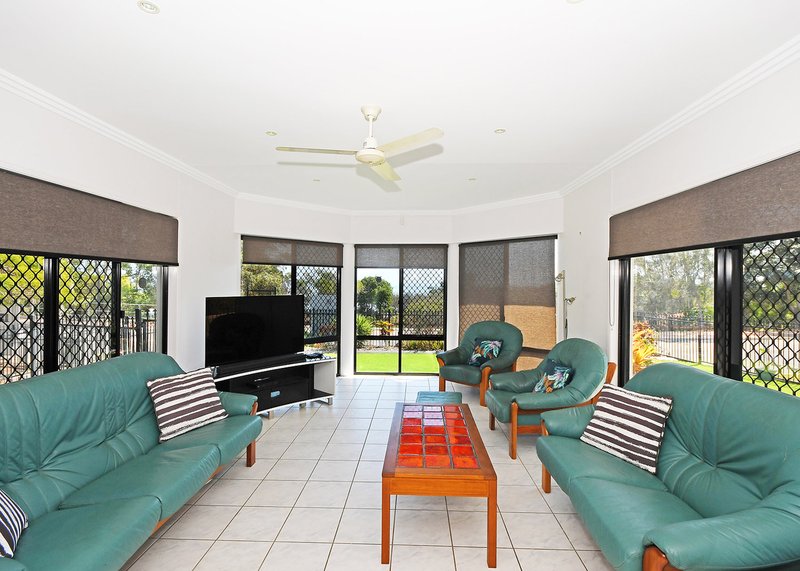 Photo - 74 Esplanade , Point Vernon QLD 4655 - Image 3