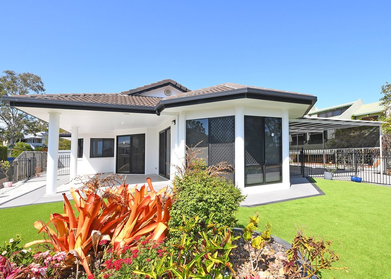 Photo - 74 Esplanade , Point Vernon QLD 4655 - Image 14