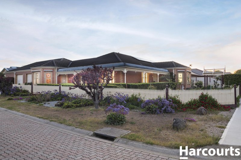 Photo - 74 Evrah Drive, Hoppers Crossing VIC 3029 - Image 3