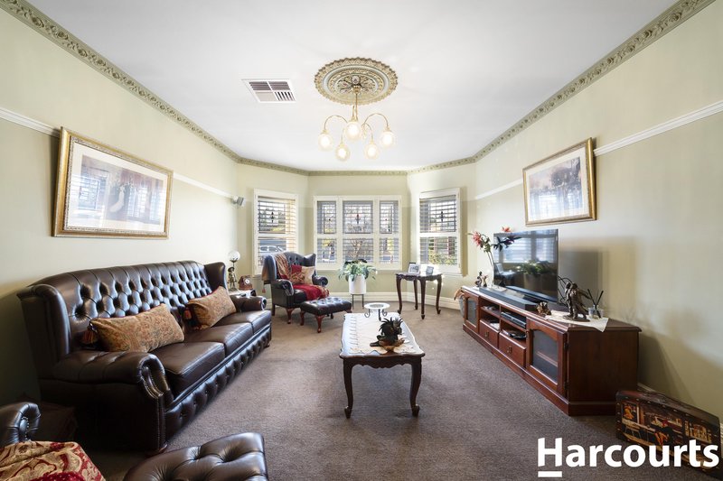 Photo - 74 Evrah Drive, Hoppers Crossing VIC 3029 - Image 6