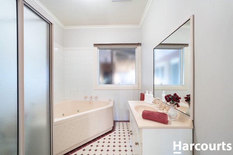 Photo - 74 Evrah Drive, Hoppers Crossing VIC 3029 - Image 18